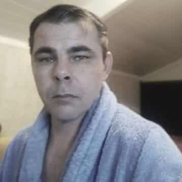 Homme d'Angoulême pose son annonce de rencontre Éphémère