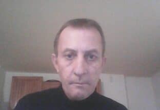 Homme de Nîmes pour plaisir mutuel