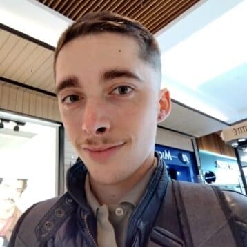 Jeune mec pour partie de jambes en l'air sur Rennes