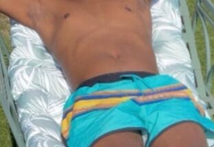 Jeune homme noir 18 ans à Nice cherche femme expérimentée pour première fois régulière